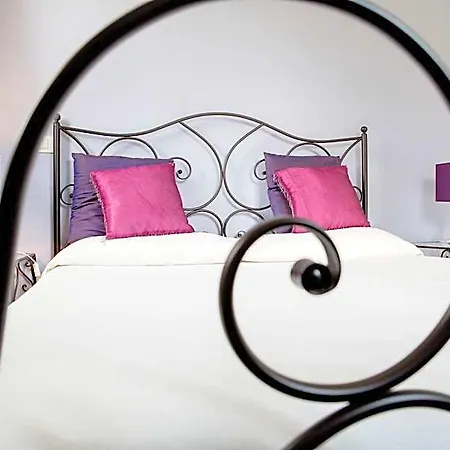 The Divine Bed and breakfast 4*