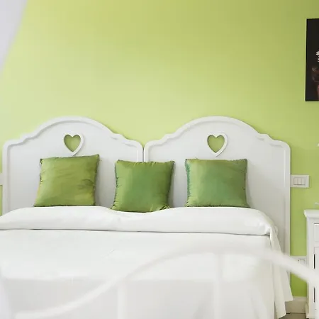 The Divine Bed and breakfast 4*