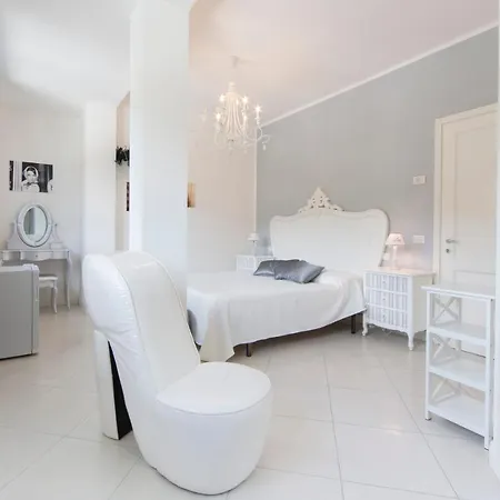 The Divine Bed and Breakfast 4*