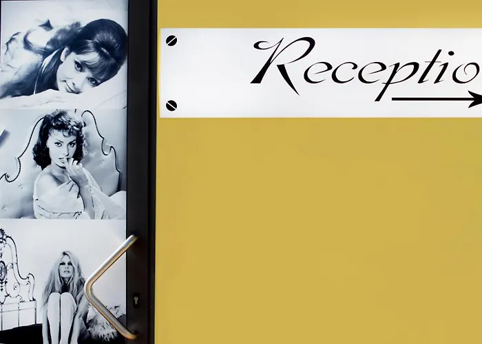 Oda ve Kahvaltı The Divine