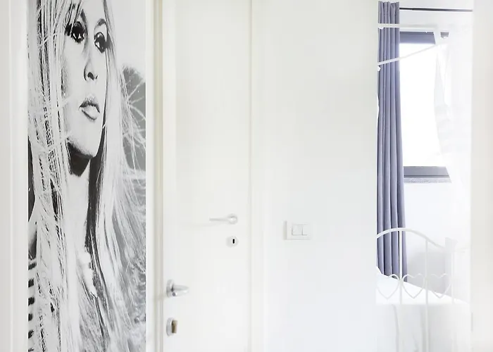 Oda ve Kahvaltı The Divine Verbania