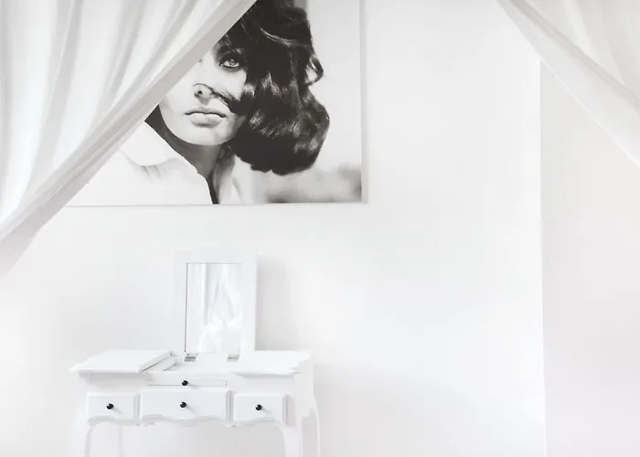 Oda ve Kahvaltı The Divine 4*